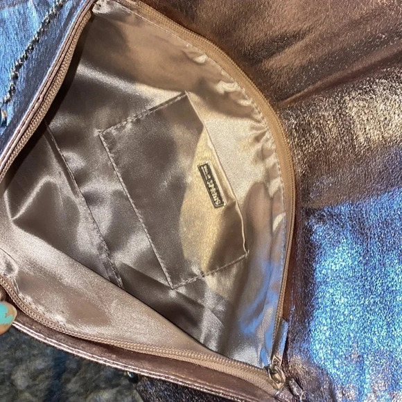 Call it spring champagne mettalic oversized clutch silver tone  shoulder bag - Picture 6 of 12